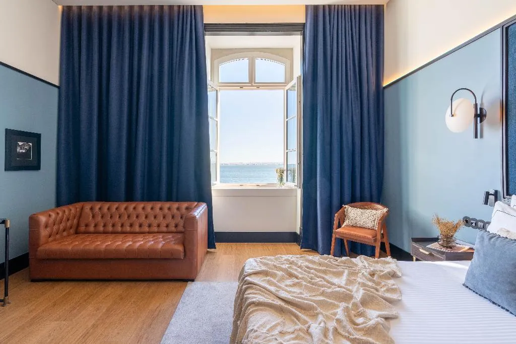 JUNIOR SUITE RIVER VIEW Room, The Editory Riverside Santa Apolonia Hotel, Lisbon