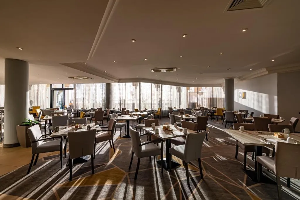 Restaurant, Radisson Blu Resort, Malta St. Julians, Malta