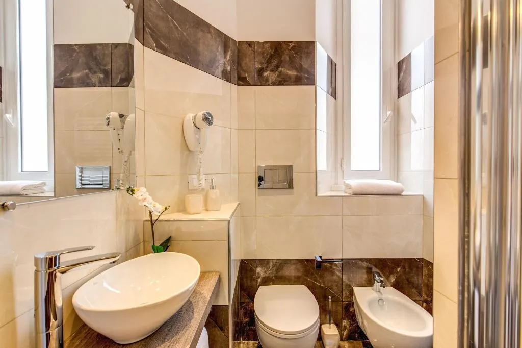 Room, The Bridge Suites, Rome