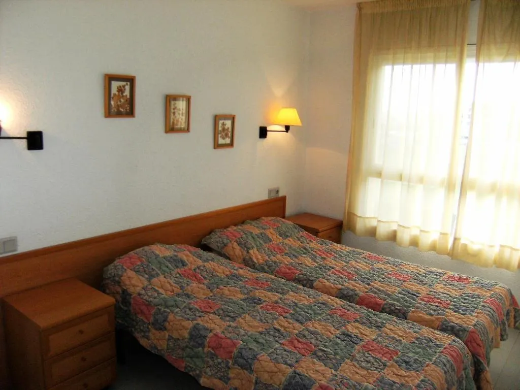 APARTMENT POOL VIEW TWO BEDROOMS Room, Illa Mar d'Or, Costa Brava