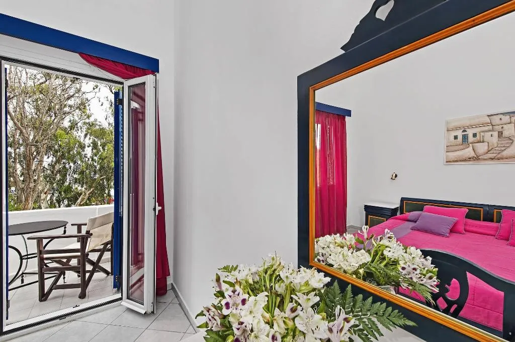 Room, Hotel Eucalyptus, Santorini