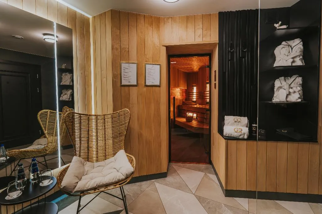 Sports and Entertainment, Hotel Golden Queen, Krakow
