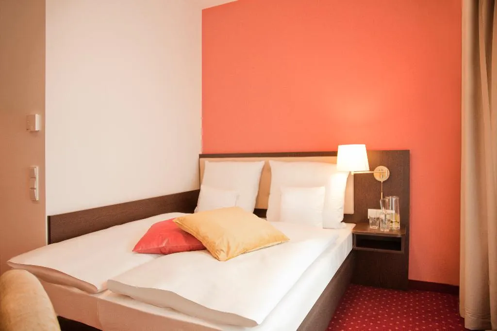DOUBLE ONE BEDROOM ONE BATHROOM Room, Gold Palais Hotel, Berlin