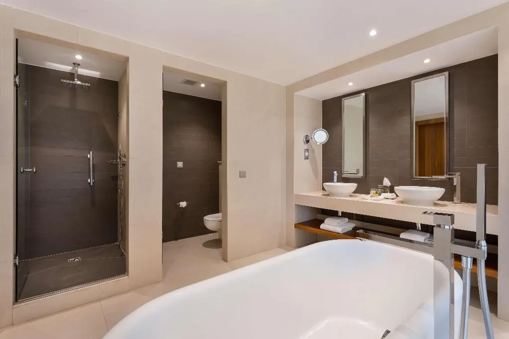 SUITE STANDARD Room, Hilton Malta, Malta