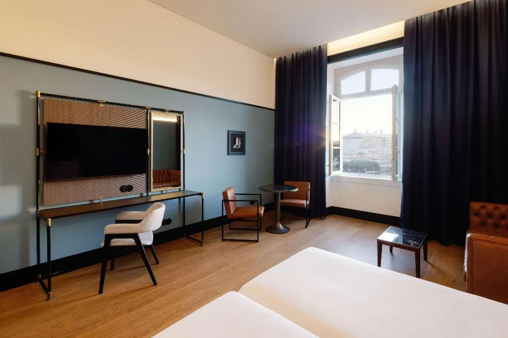 SUITE RIVER VIEW Room, The Editory Riverside Santa Apolonia Hotel, Lisbon