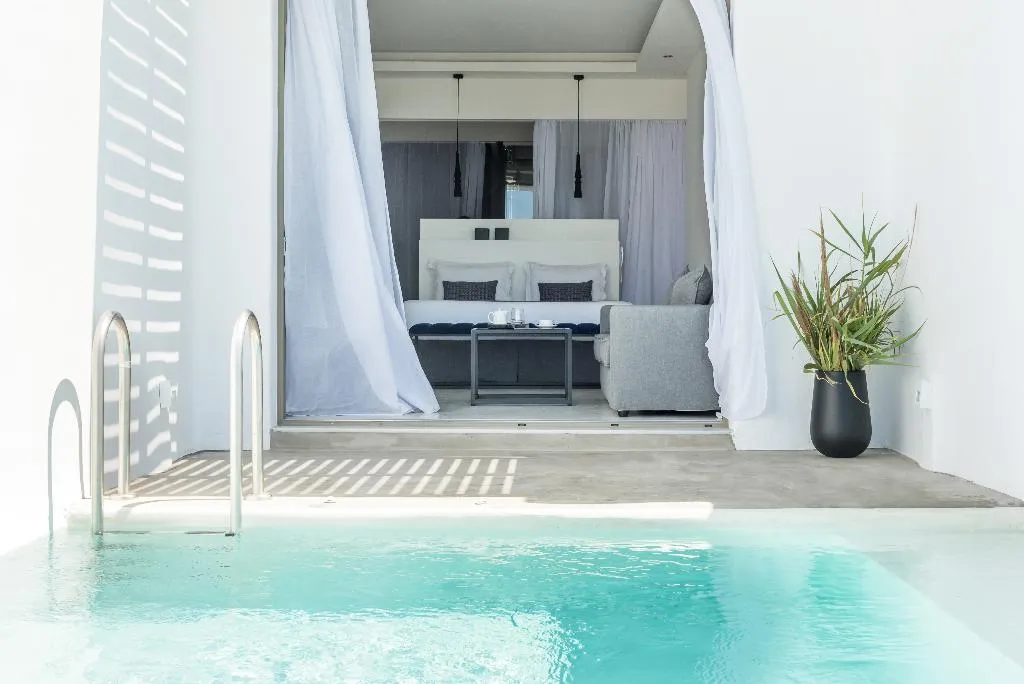 SUITE WITH PRIVATE POOL Room, Knossos Beach Bungalows & Suites, Crete