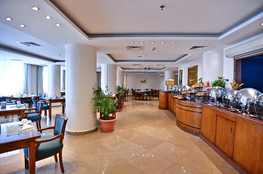Restaurant, Swiss Inn Nile, Cairo