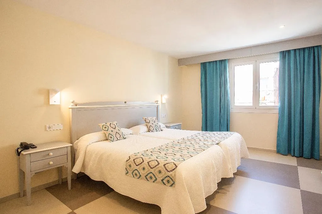 TRIPLE STANDARD Room, Playa Sol, Majorca