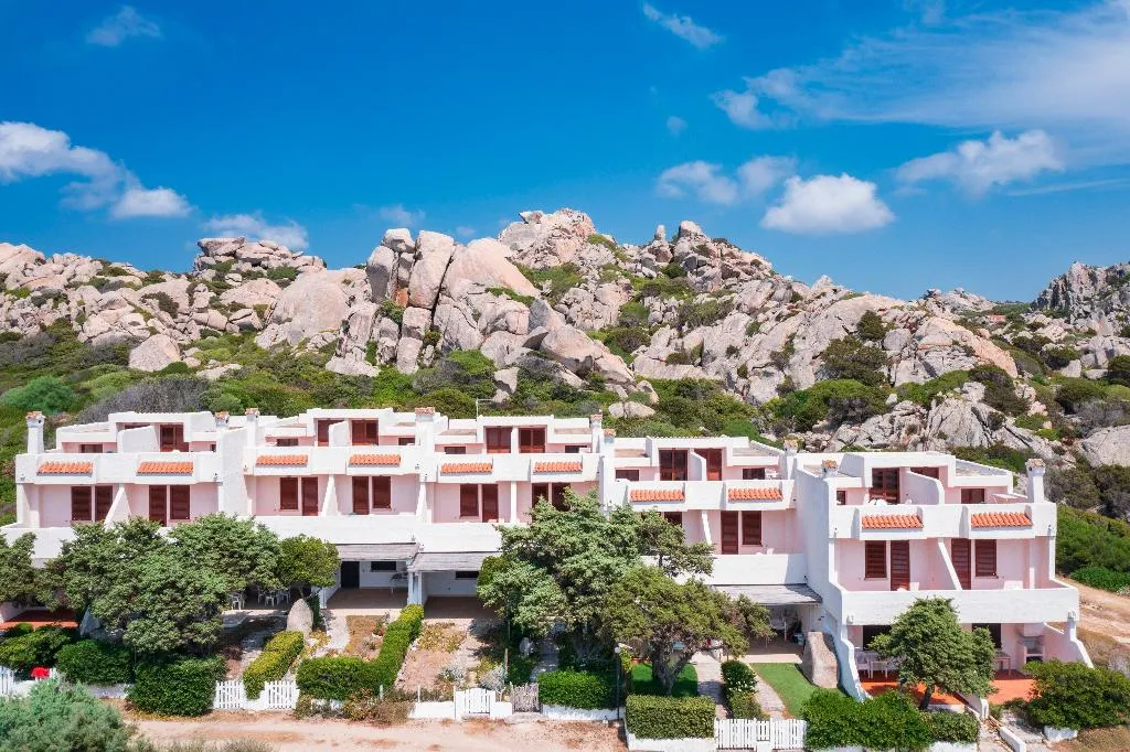APARTMENT CAPACITY 6 TWO BEDROOMS Room, Residence Baia Santa Reparata, Olbia