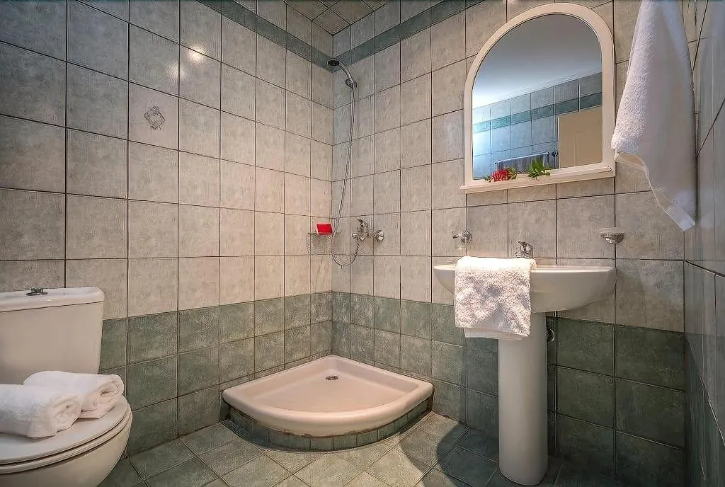 Room, Spira Studios, Zante