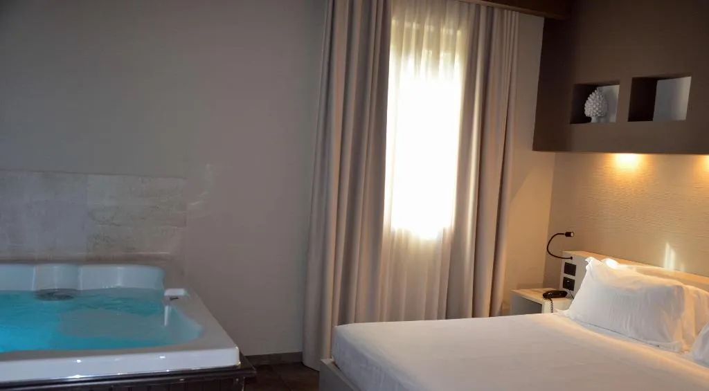 SUITE KING SIZE BED Room, Best Western Plus Hotel Terre di Eolo, Catania