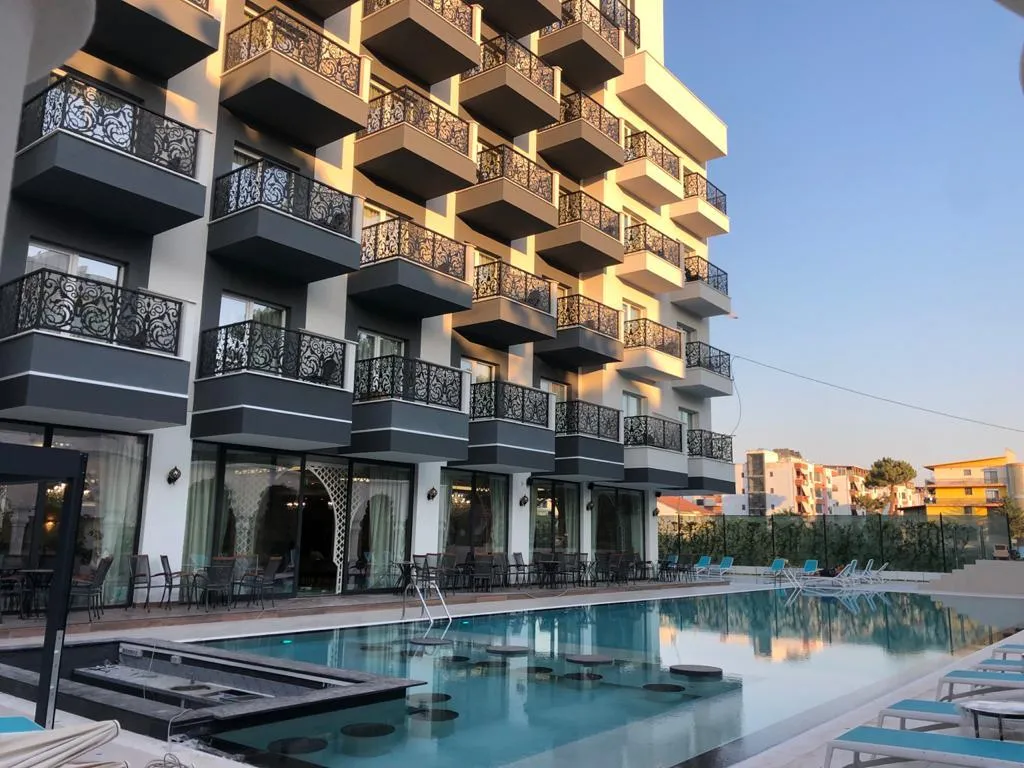 Pool, Premium Sunrise, Kavaje
