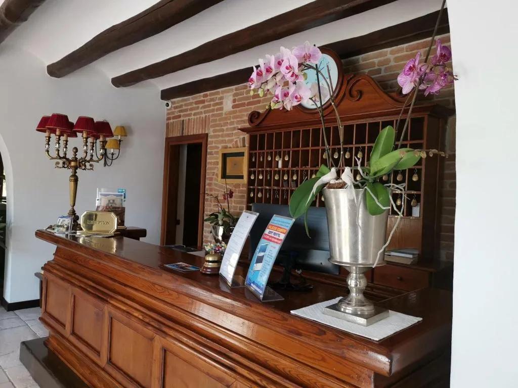 Lobby, Arbatasar, Cagliari