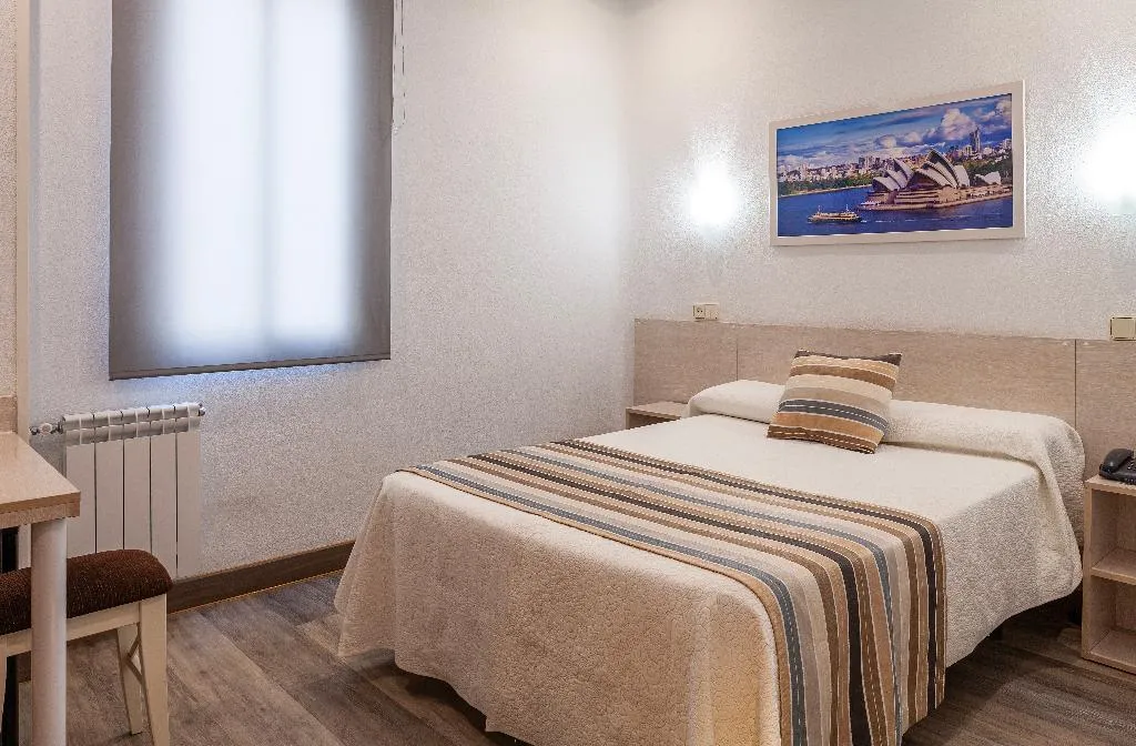 Room, Mediodia, Madrid