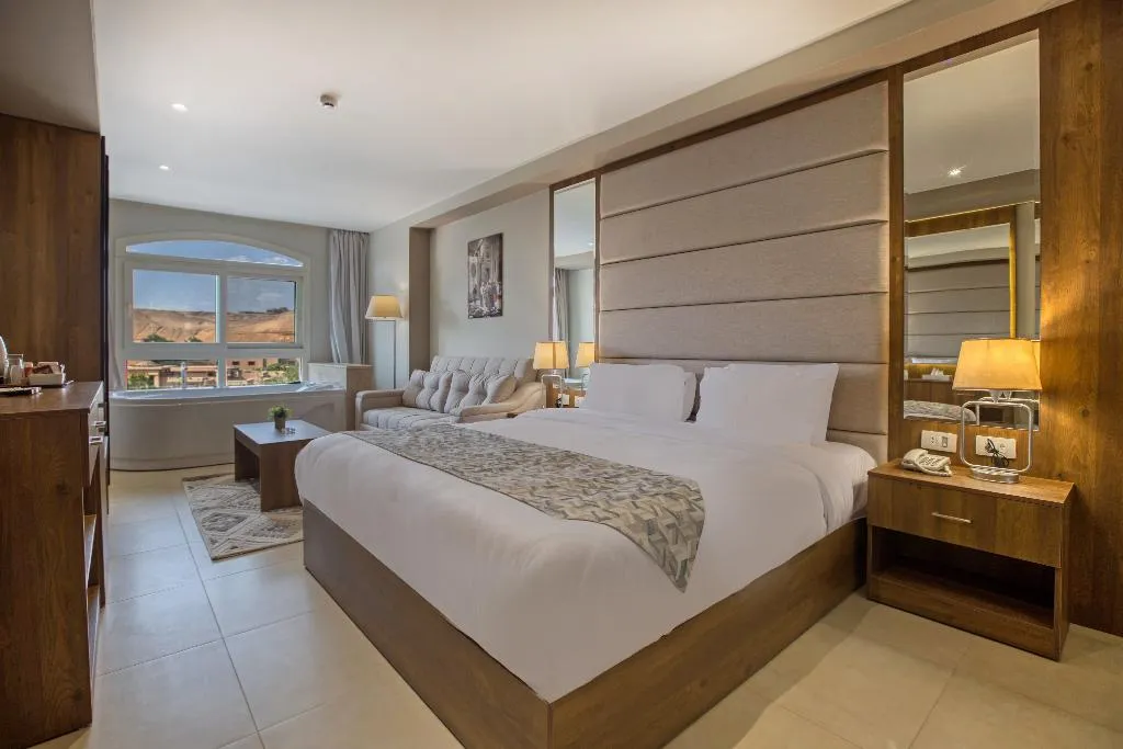 JUNIOR SUITE WITH JACUZZI Room, Nozol Pyramids Hotel & SPA, Cairo