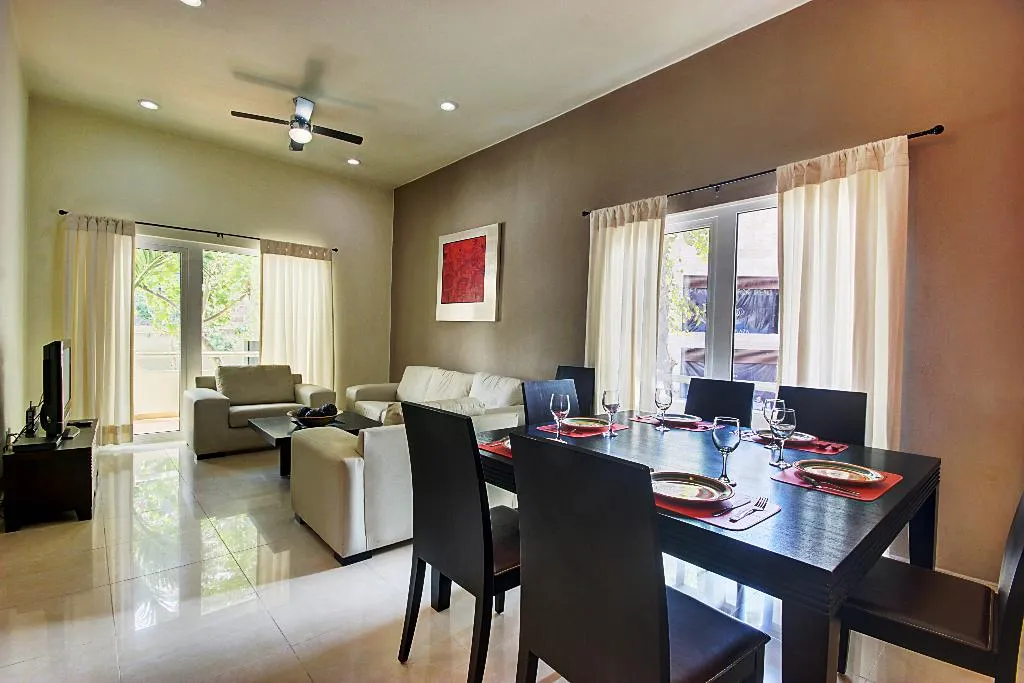 QUADRUPLE CITY VIEW Room, Riviera Maya Suites, Playa Del Carmen