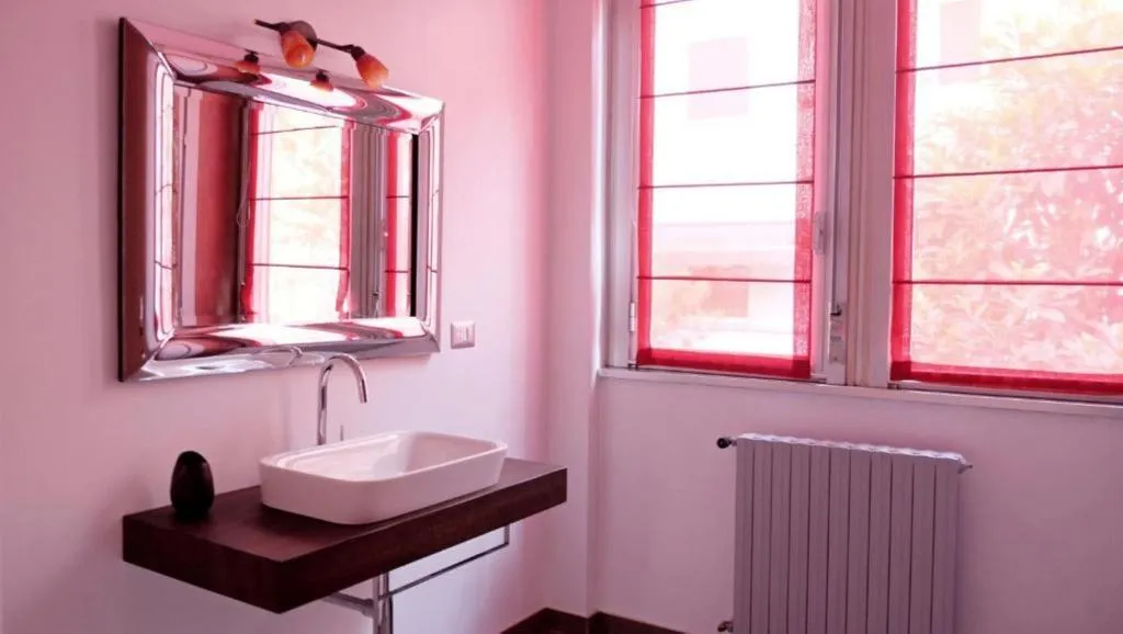 Room, B&B I 10 Mondi, Milan