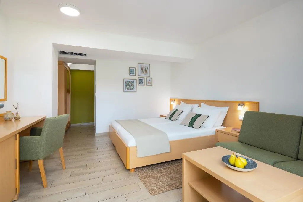 Room SUPERIOR WITH TERRACE Room, Aminess Vival Velaris Resort, Split