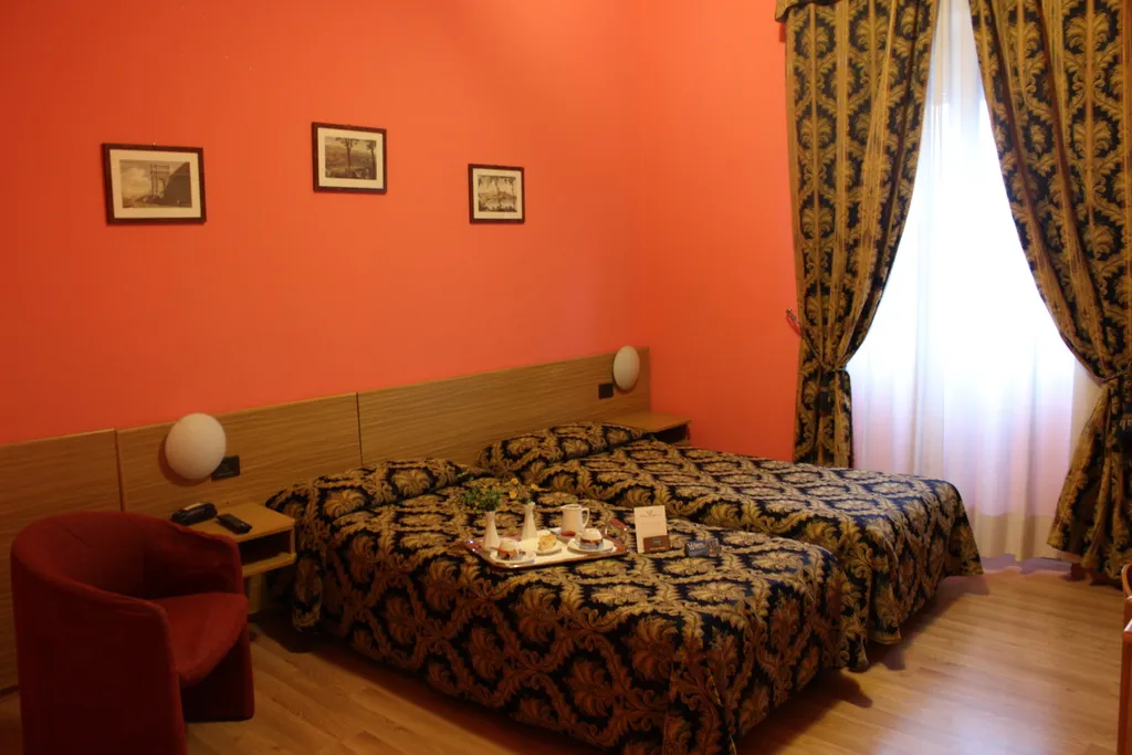 Room, Rex, Milan
