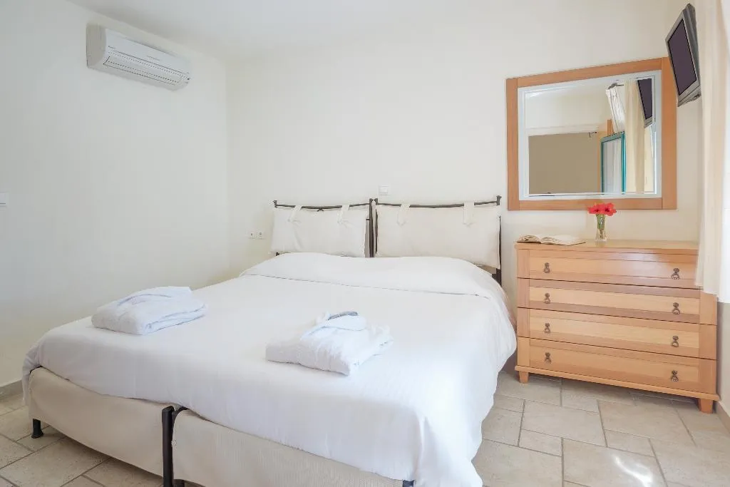 VILLA THREE BEDROOMS Room, Miramare Resort & Spa, Crete