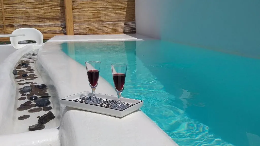 Sports and Entertainment, Filira Suites, Santorini