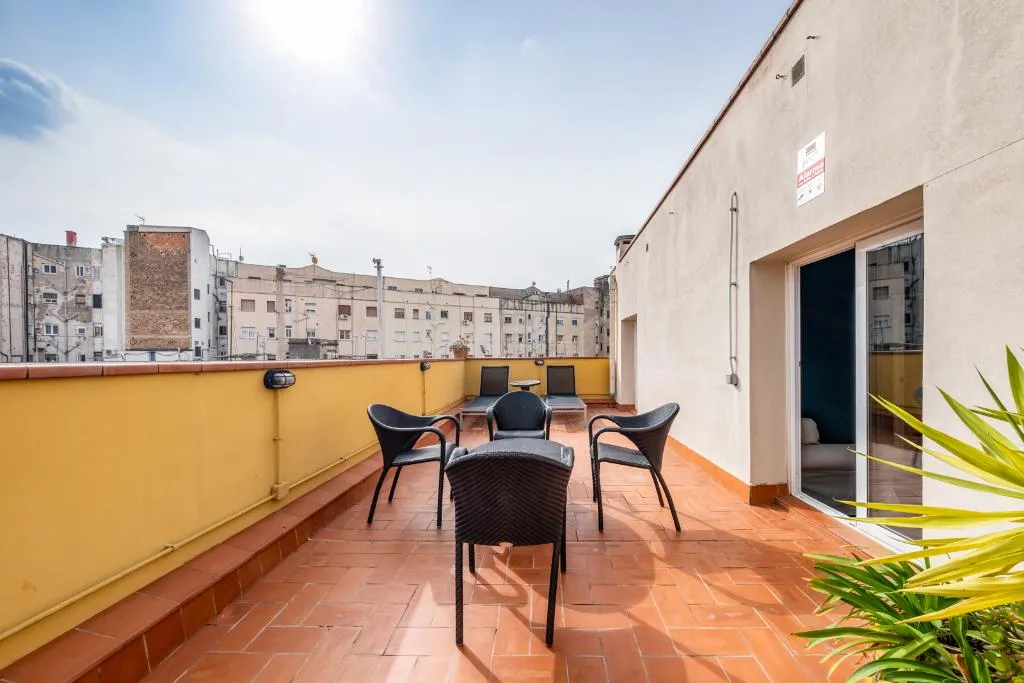 APARTMENT CAPACITY 5 THREE BEDROOM Room, Ainb Barcelona Sants Apartments, Barcelona