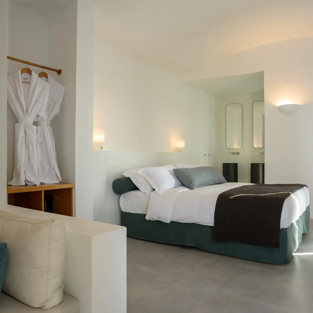 SUITE DELUXE ONE BED Room, Panorama Suites, Santorini