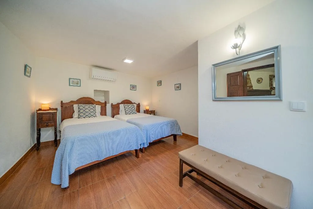 APARTMENT TWO BEDROOMS Room, Quinta da Aldeia, Porto
