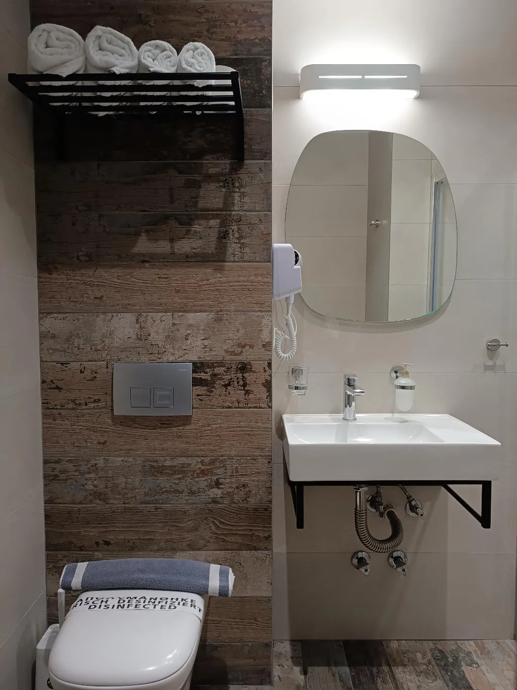 DOUBLE STANDARD Room, Elizabeth Queen Luxury Rooms, Thessaloniki