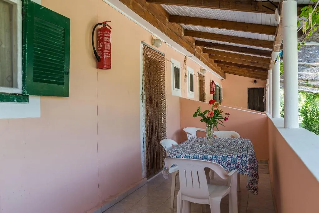 Terrace, Roussa's Studios and Apartments, Zante