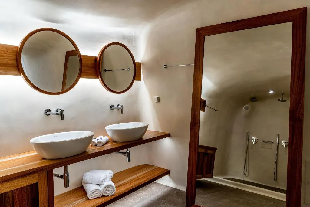 Room, Victoria Caves, Santorini