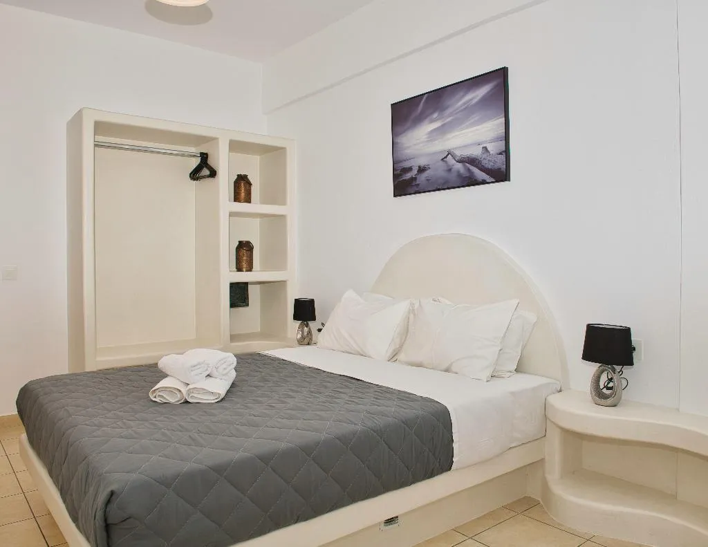 DOUBLE DELUXE CAPACITY 2 Room, Villa Angira, Santorini