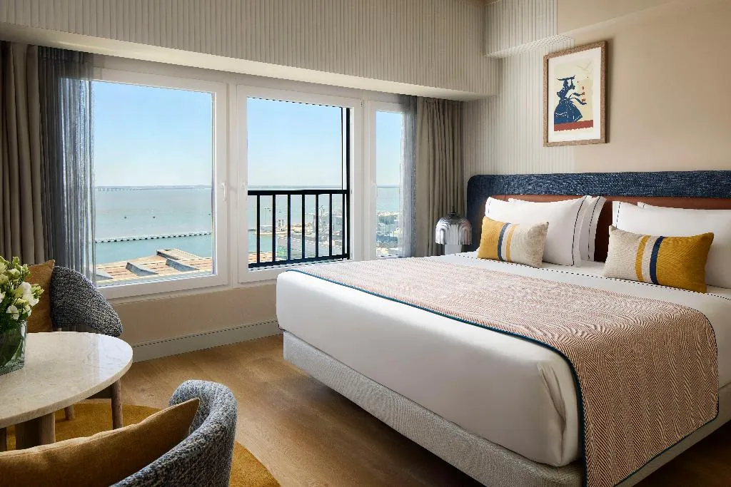 DOUBLE WITH VIEWS Room, Tivoli Oriente Lisboa Hotel, Lisbon