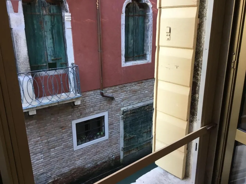 Room, Venice Sun Apartment And Rooms, Venice