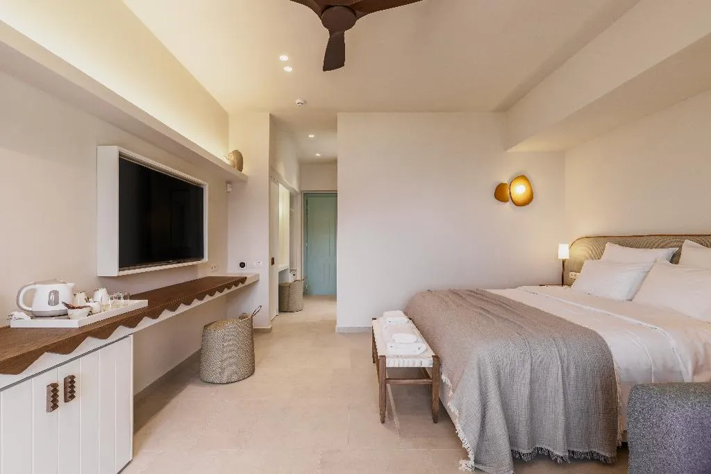 Room SEA VIEW WITH BALCONY Room, Minnŏ Boutique Hotel & Spa, Skiathos