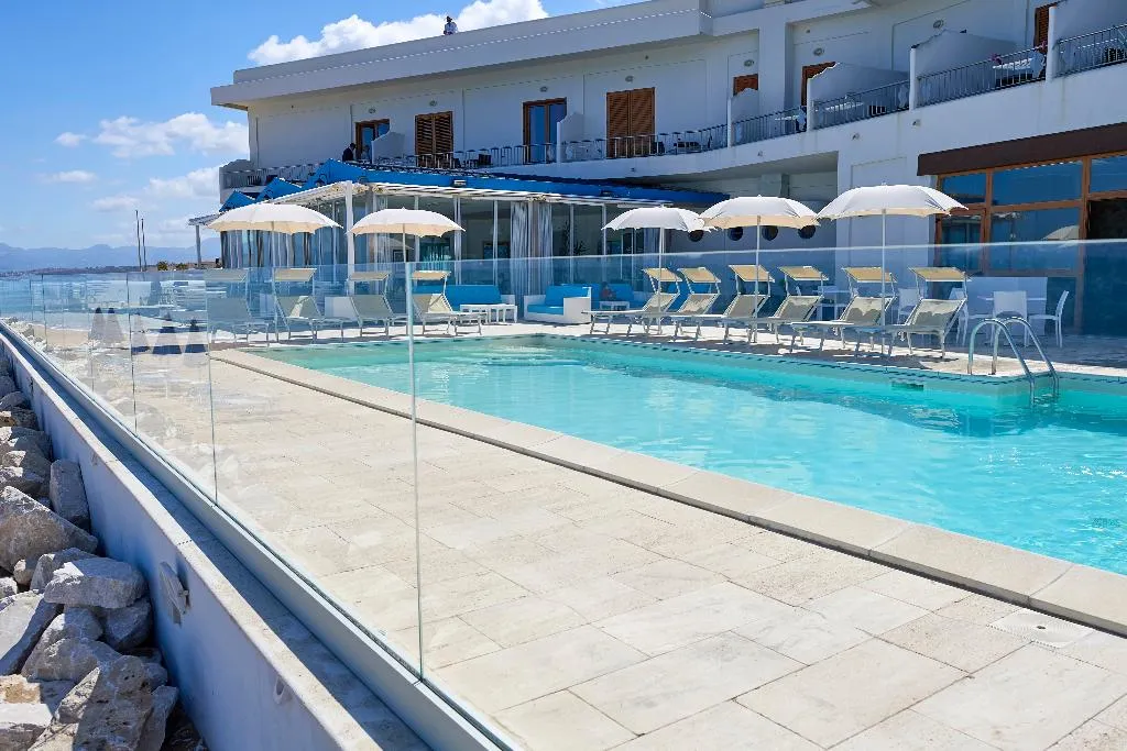 Pool, La Battigia, Palermo
