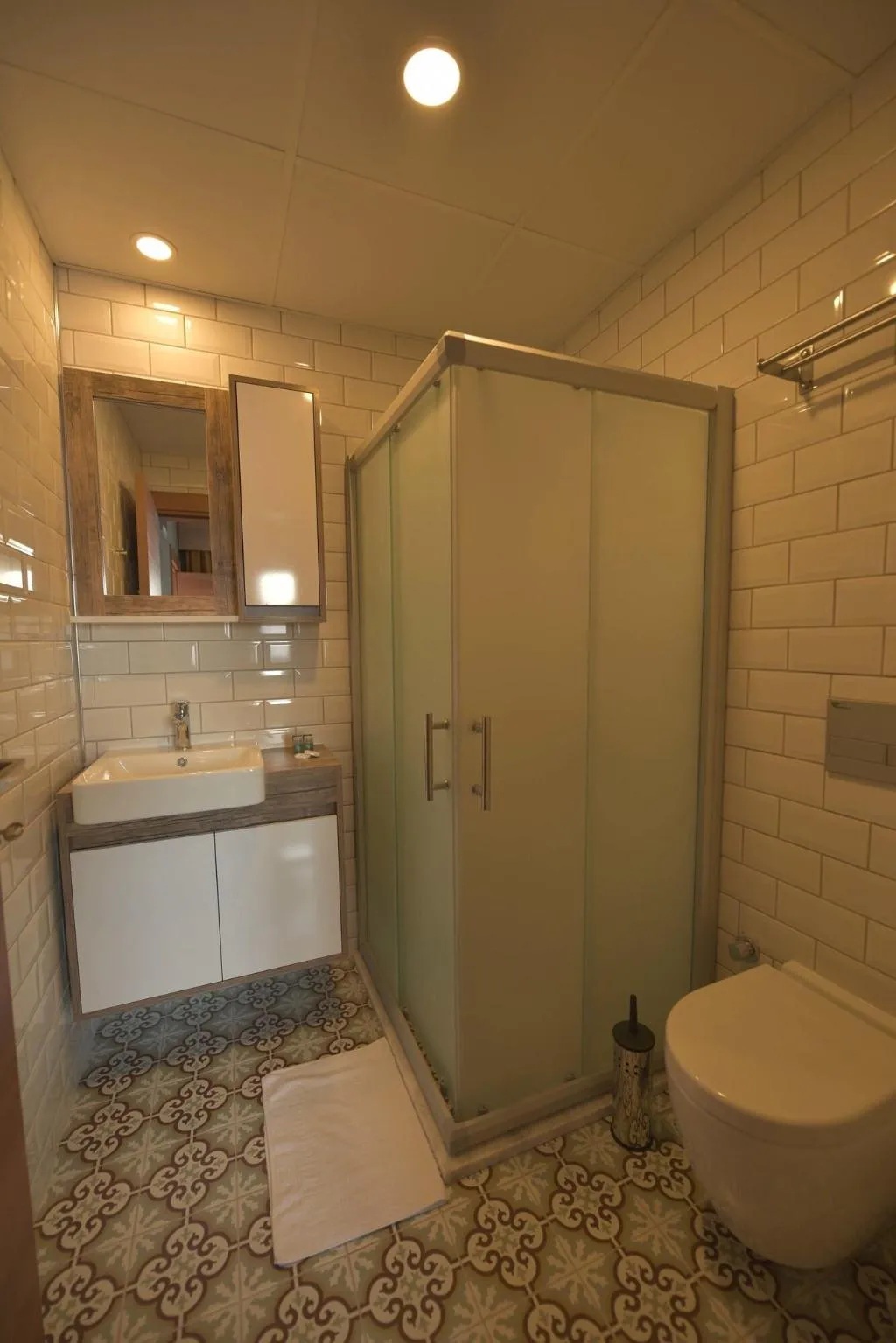 Room, Kulup Laka 1969, Izmir