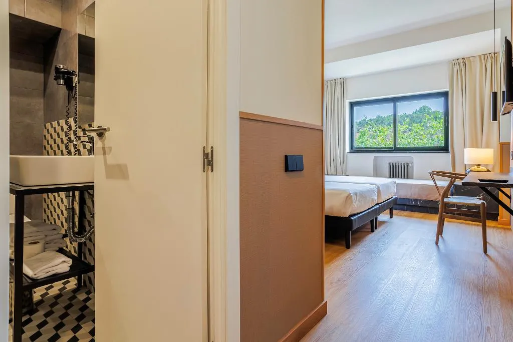 TRIPLE STANDARD Room, Acta Madfor Hotel, Madrid