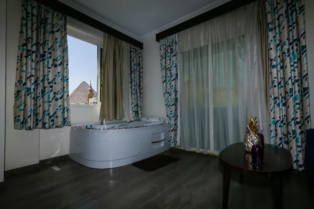 DOUBLE EXECUTIVE KING BED Room, Pyramid Edge Hotel & Exclusive Pyramids View Roof, Cairo