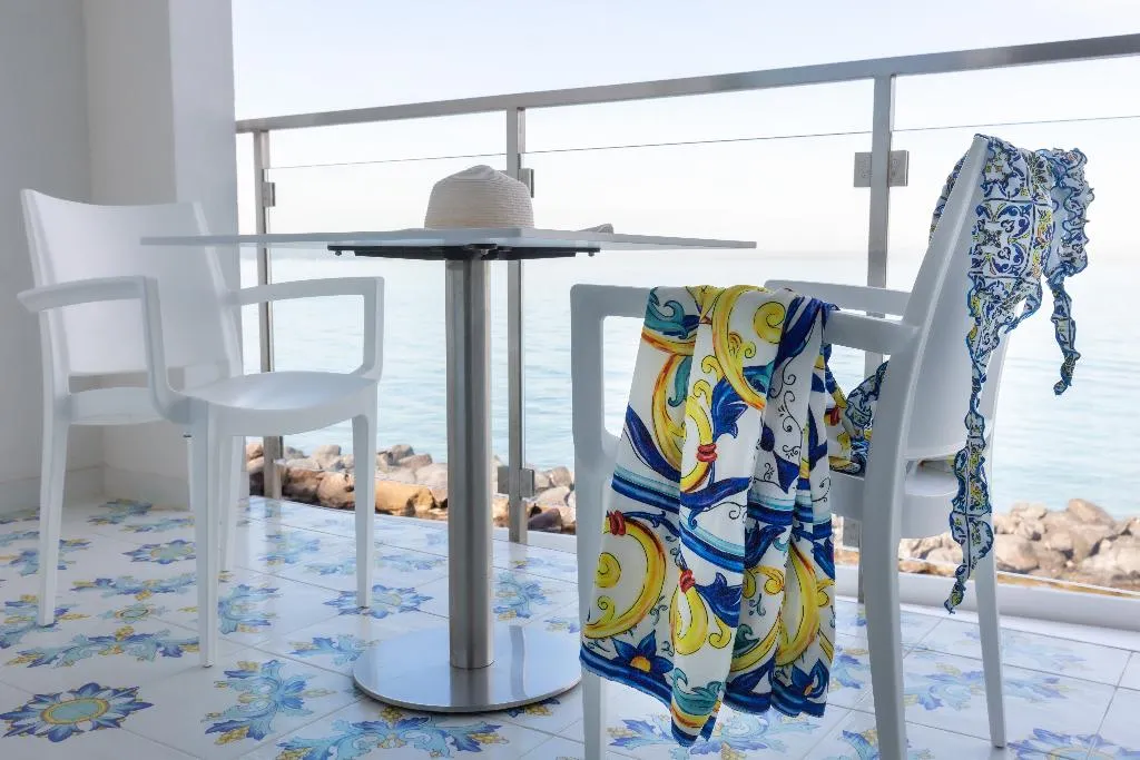 DOUBLE DELUXE SEA VIEW Room, Giosue' a Mare, Naples