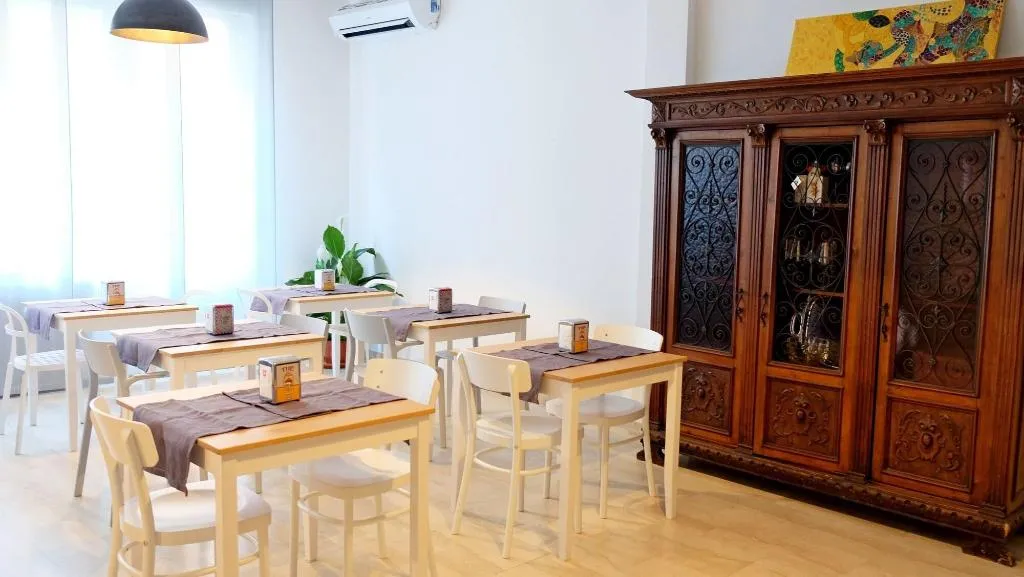 Restaurant, B&B I 10 Mondi, Milan