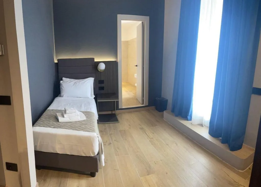 SINGLE STANDARD Room, Hotel San Remo, Rome
