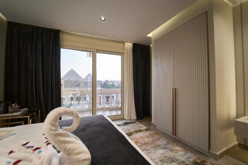 FAMILY ROOM DELUXE Room, Pyramids Charm Hotel, Cairo
