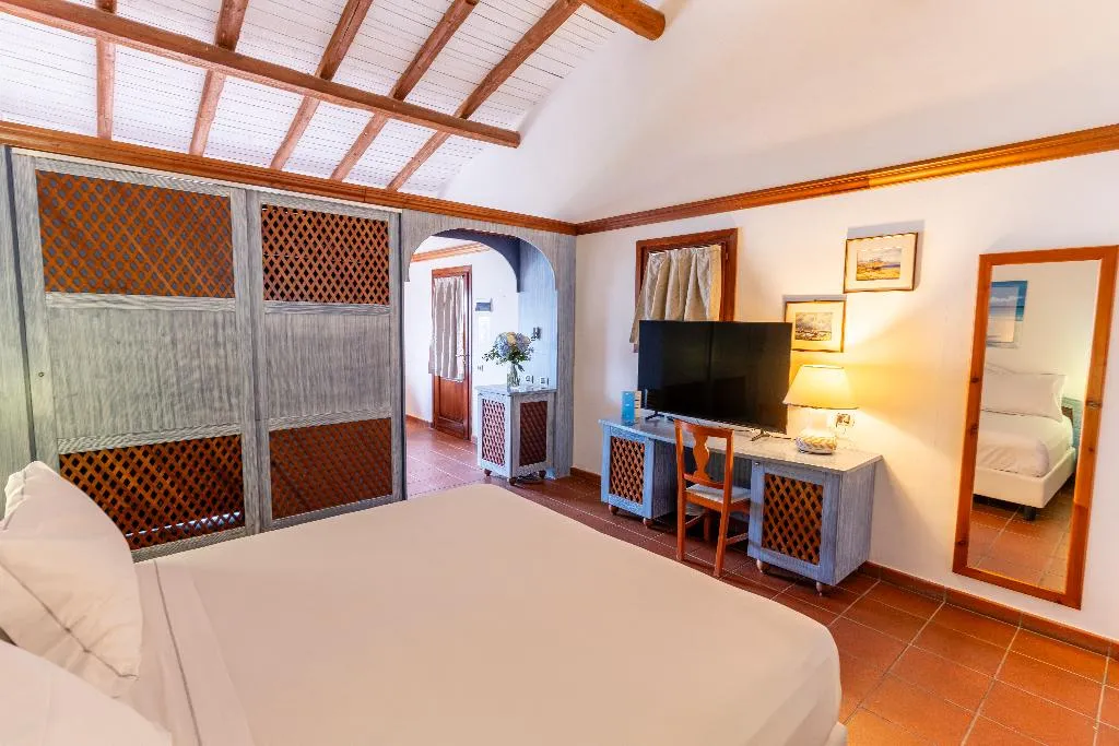 JUNIOR SUITE CAPACITY 3 Room, Hotel Palumbalza, Olbia