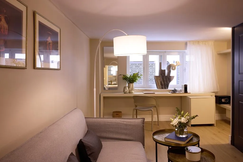 SUITE CAPACITY 4 Room, Vrachos Athens Suites, Athens