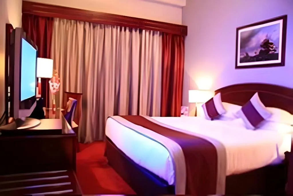 Room, Broadway, Dubai