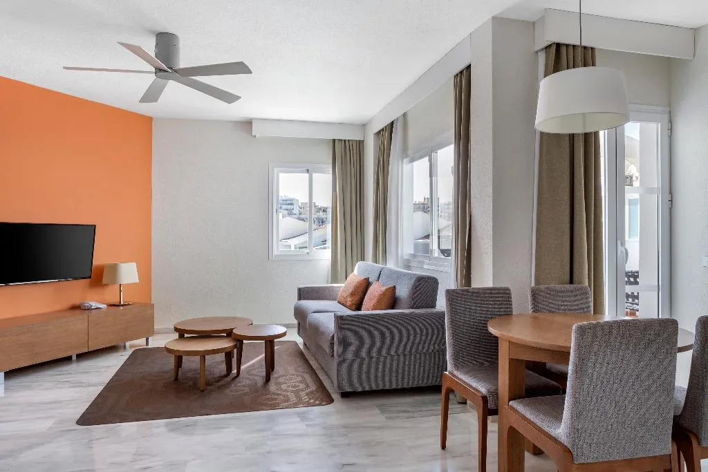 APARTMENT CAPACITY 4 ONE BEDROOM Room, Sahara Sunset, Costa Del Sol