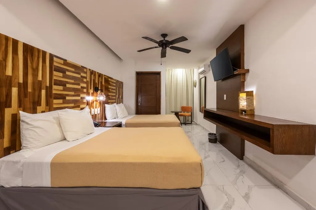 DOUBLE DELUXE QUEEN BED Room, Marvic Hotel, Playa Del Carmen