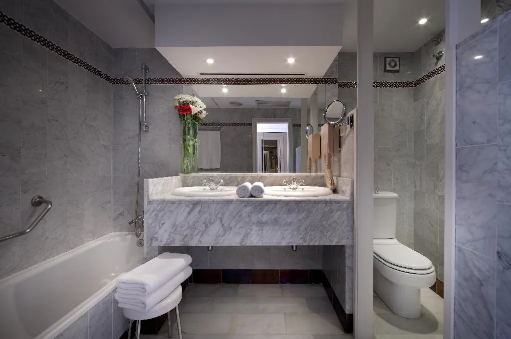 DOUBLE STANDARD Room, Abades Benacazon, Seville