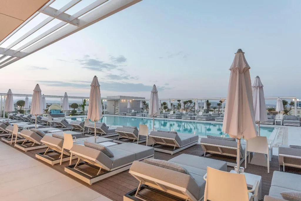Bar, Radisson Blu Hotel Larnaca, Cyprus